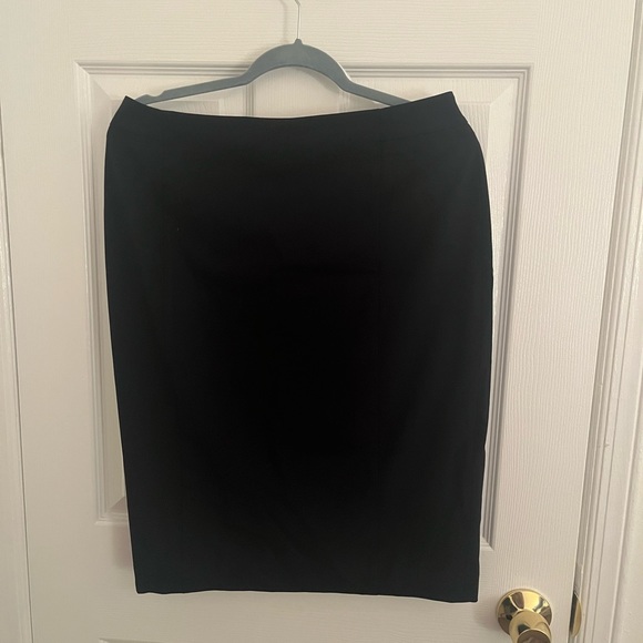 Pencil skirt - Picture 3 of 3